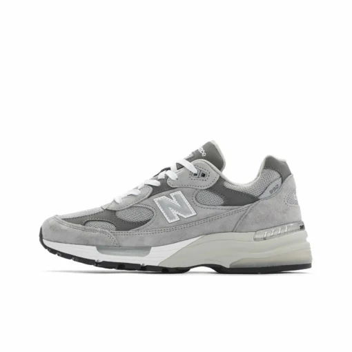 뉴발란스 992 메이드 인 USA 코어 그레이 실버 메탈릭 992GR