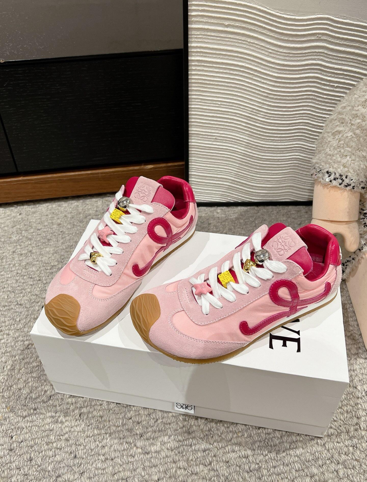 로에베 발레 러너 2.0 나일론 앤 카프스킨 베이비 핑크 푸시아 photo review